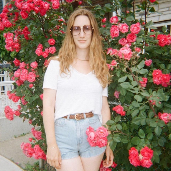 Meet your Posher, Genevieve - Picture 1 of 2
